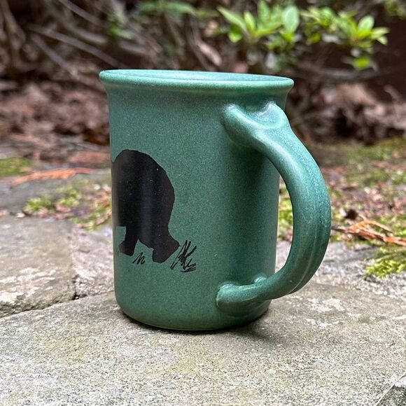 Bennington Potters Vermont Green Bear Silhouette Mug - Picture 2 of 8